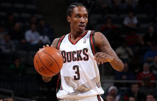 魔术完胜76人，西亚卡姆高光表现